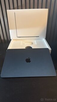 MacBook Air 15" M3 – 16GB RAM / 512GB SSD – temně inkoustov