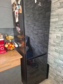 Mikrovlnná trouba lednice deska