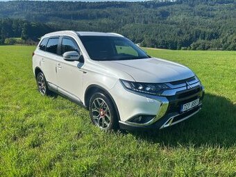 Mitsubishi Outlander III 2,0i 110kW 4x4 r.v.2019 7míst