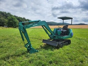 JAPONSKÝ MINIBAGR KOMATSU PC10-7 2700KG