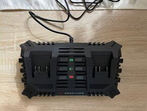 Aku dvojitá nabíječka 20 V 2x 4.5 A