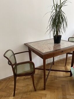 Starožitný dřevěný karetní / jídelní stůl