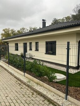 Prodej novostavby 5+kk – nízkoenergetický bungalov 140 m²