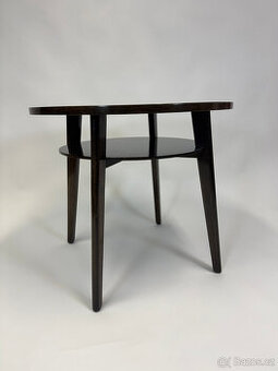 Kulatý konferenční stolek po renovaci - šelak TOP