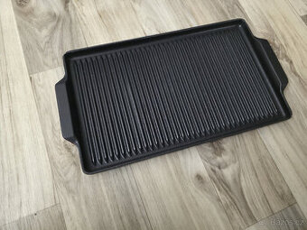 Litinový grilovací plát Gorenje Deep Red - ve stavu nového