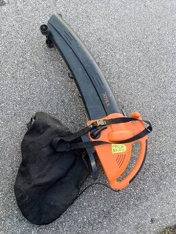 Vysavač a fukar listí v jednom