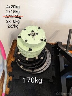 Závaží / kotouče na činku celkem 214 kg + 2x 160cm osy