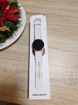 Chytré hodinky Samsung Galaxy Watch7 40 mm (SM-L300NZEAEUE)