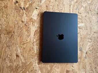 Apple MacBook Air 2022, krásný stav, M2