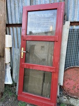 VCHODOVÉ MASIVNÍ DVEŘE