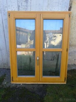 Dřevěné okno 100 x 124 cm