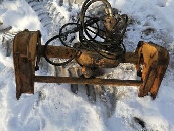 Vrtací zařízení na UNC, Locust, Novotný, plně funkční, vrtak