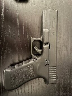 Replika zbraně Glock