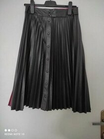 ORSAY-čierna plisovaná koženková sukňa - 1