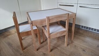 Dětský stolek a 2 židle Ikea