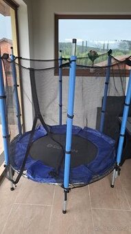 Dětská trampolína