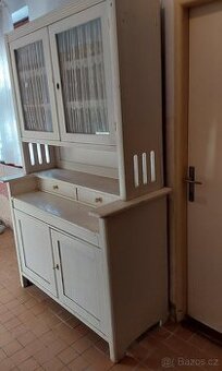 Kredenc, příborník, stará práce z laťovky