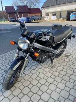 Honda NTV 650 s nesmrtelným motorem