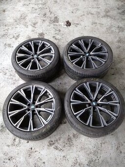 BMW X7 Individual sada kol styl 758I