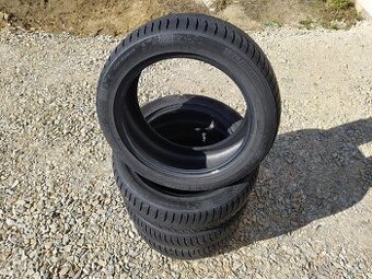 Zimní pneu Nexen 215/50 R17