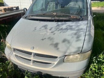 Prodám na díly chrysler voyager - 1