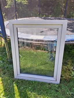 Plastove okno 97x122 otvor