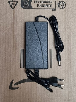 Nabíječka Li-ion baterie 36v 2A jack 5,5mm nová - 1