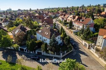 Prodej vily 140 m², pozemek 298 m² v Praze na Ořechovce - 1