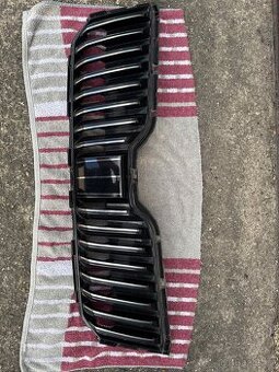 Škoda superb originální predni maska predface