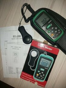 digitální expozimetr CEM DT-1308