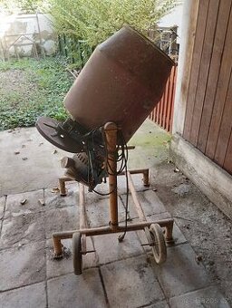Míchačka na maltu a beton