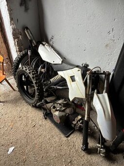 Kayo 140 – motor s vadnou převodovkou + rám a náhradní díly