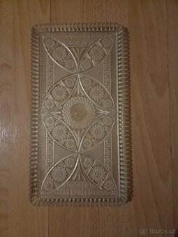 tácek plastový imitace broušené sklo