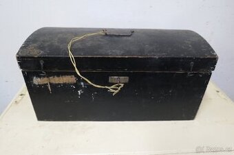 Stará vojenská bedna-kufr