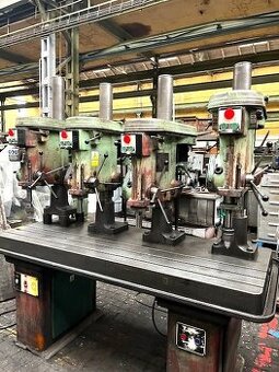 4vřetenová vrtačka V20A/4