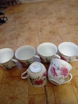 Porcelánové hrníčky po mamince