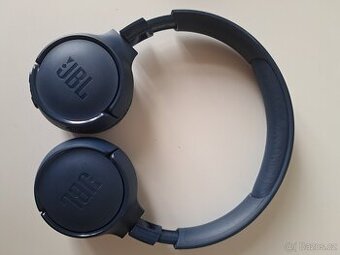 Sluchátka JBL