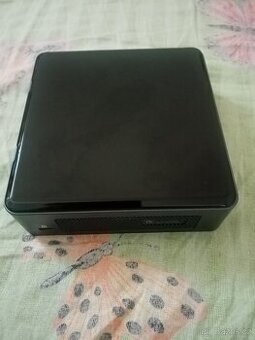 Mini PC Intel BOXNUC8i5BEK2  3.8 GHz    1 TB
