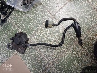 Brzdová pumpa, třmen, nádržka