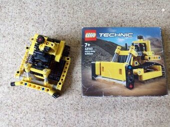 LEGO Technic 42163 buldozer