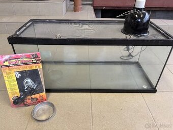 Prodám terárium 75 × 30 × 35 cm + příslušenství