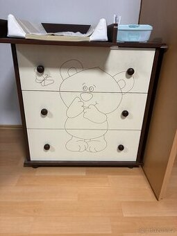 Postýlka s komodou/přebalovacím pultem