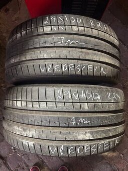 Letní pneu 2x295/30 R24 Vredestein