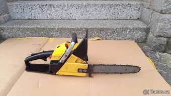 Stará motorová pila MC Culloch