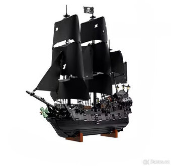 STAVEBNICE Icons 10365 Pirátská loď kapitána Jacka Sparrowa