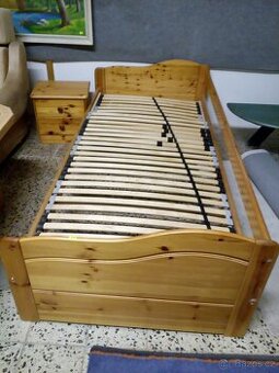 Dřevěná postel masiv ,jednolůžko 200x 90cm.