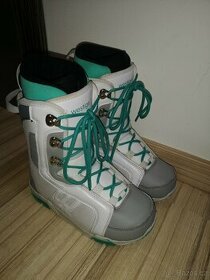 Snowboardové boty EU36