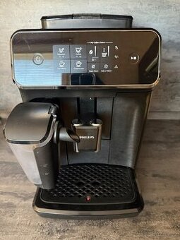 Philips Series 2200 EP2230-10 + pěnič mléka Krups