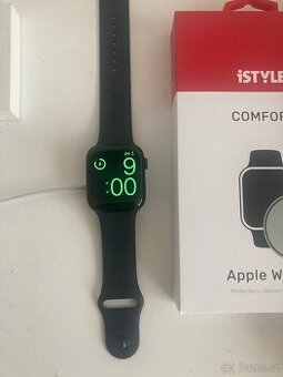 Hodinky Apple Watch se 2 generace 44