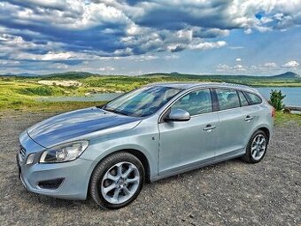 Volvo V60 D3 2.0D pětiválec 120kw manuál